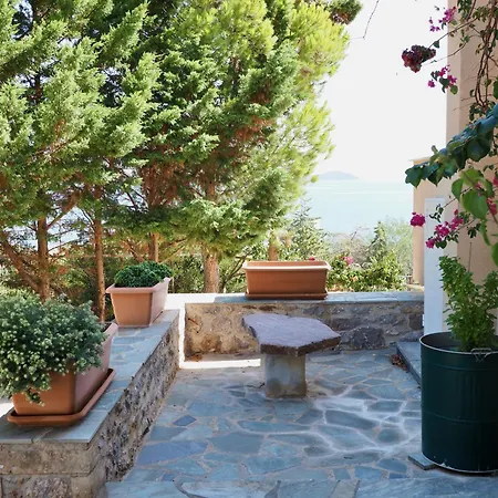 Apartment Iliopetro *